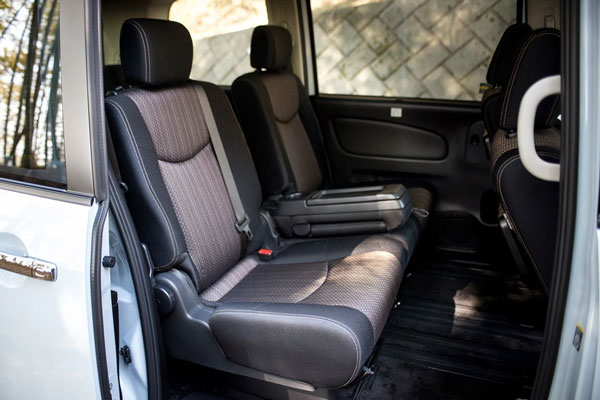Review Spesifikasi Nissan Serena C26