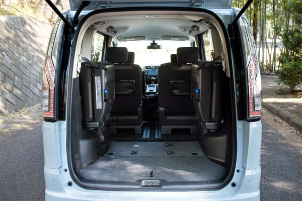 Review Spesifikasi Nissan Serena C26