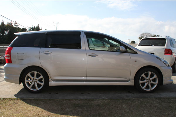Review Spesifikasi Toyota Wish Gen 1 AE10