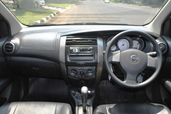 Review Spesifikasi Nissan Grand Livina