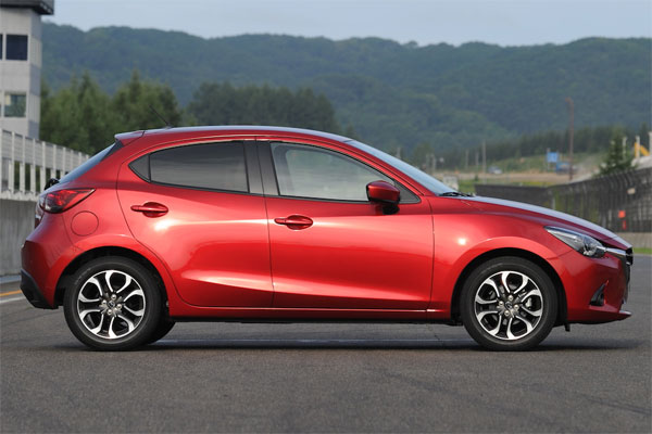 Review Spesifikasi Mazda 2 Gen 2 SkyActiv