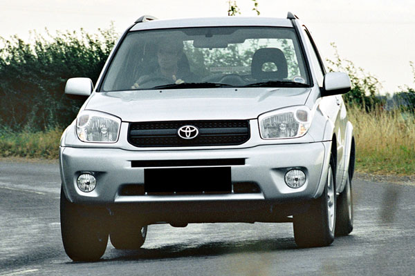 Kelebihan dan Kekurangan Toyota RAV4 Gen 2