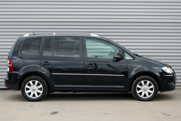 Kelebihan dan Kekurangan VW Touran Gen 1