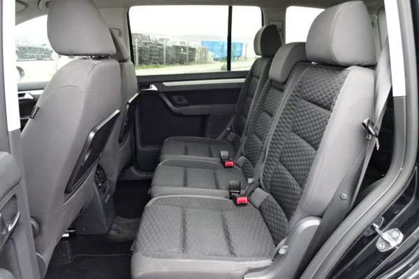 Kelebihan dan Kekurangan VW Touran Gen 1