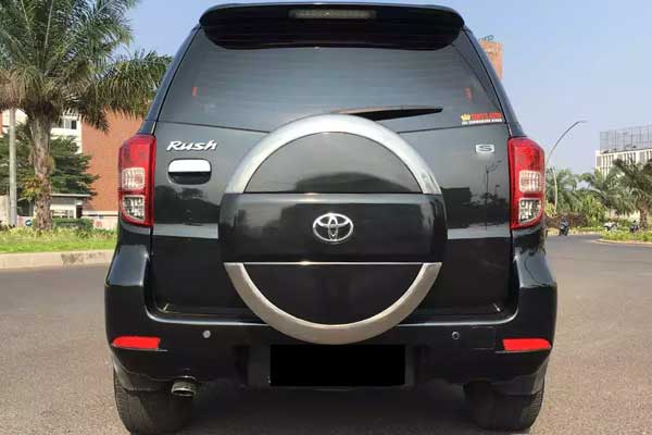 Review, Spesifikasi, Kelebihan dan Kekurangan Toyota Rush Gen 1