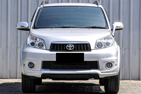Review, Spesifikasi, Kelebihan dan Kekurangan Toyota Rush Gen 1