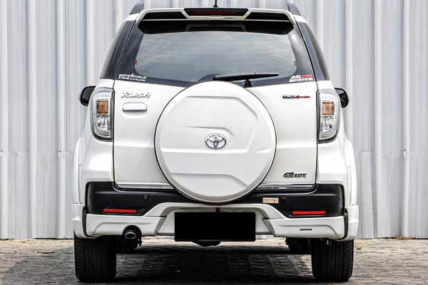 Review, Spesifikasi, Kelebihan dan Kekurangan Toyota Rush Gen 1