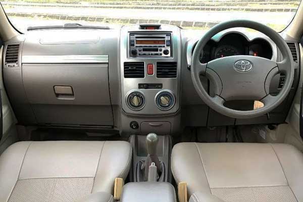 Review, Spesifikasi, Kelebihan dan Kekurangan Toyota Rush Gen 1