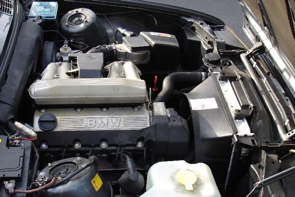 Review, Spesifikasi, Kelebihan dan Kekurangan BMW E30 Seri-3 1982-1991