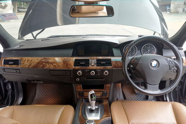 Review, Spesifikasi, Kelebihan dan Kekurangan BMW E60 Seri-5 2004-2011