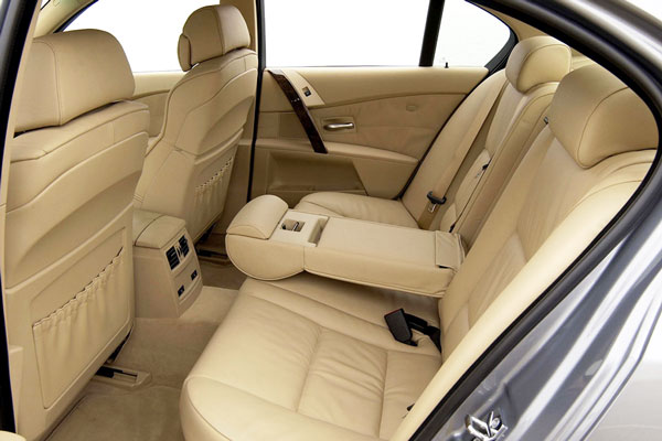 Review, Spesifikasi, Kelebihan dan Kekurangan BMW E60 Seri-5 2004-2011