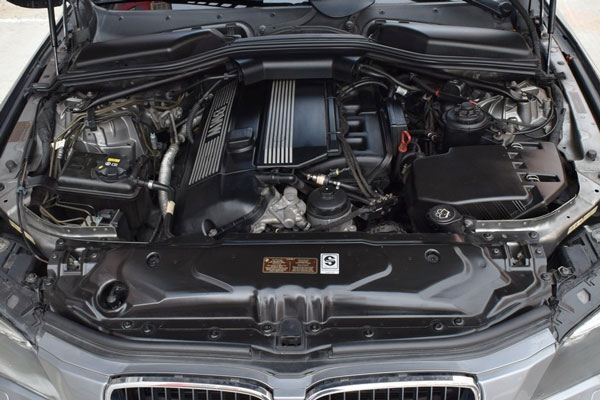 Review, Spesifikasi, Kelebihan, Kekurangan BMW E60 Seri-5 2004-2010