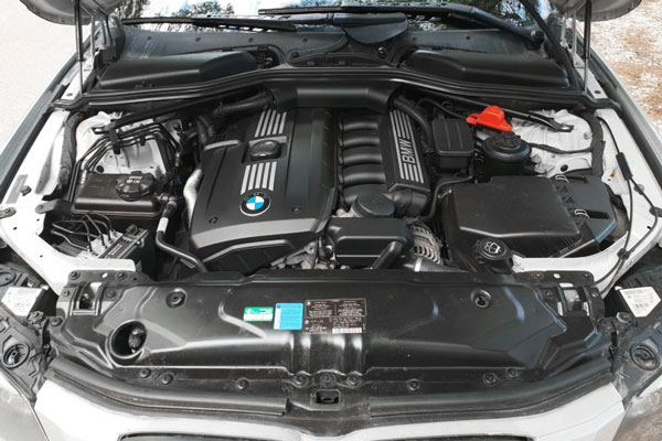 Review, Spesifikasi, Kelebihan, Kekurangan BMW E60 Seri-5 2004-2010