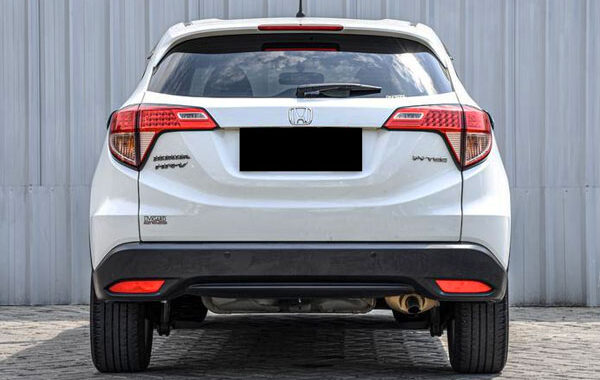 Foto Eksterior Honda HRV Gen 2 Prefacelift Tampak Belakang