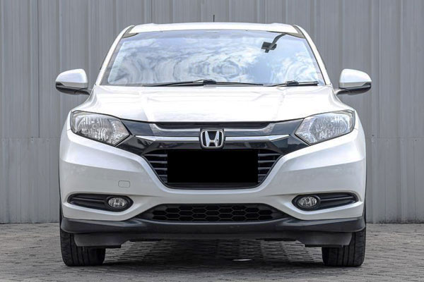 Foto Eksterior Honda HRV Gen 2 Prefacelift Tampak Depan