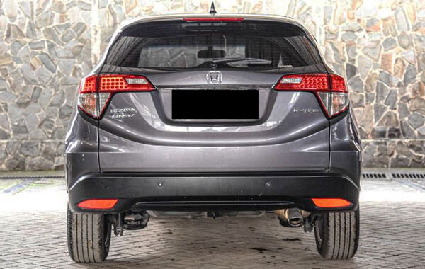 Foto Eksterior Honda HRV Gen 2 SE Tampak Belakang