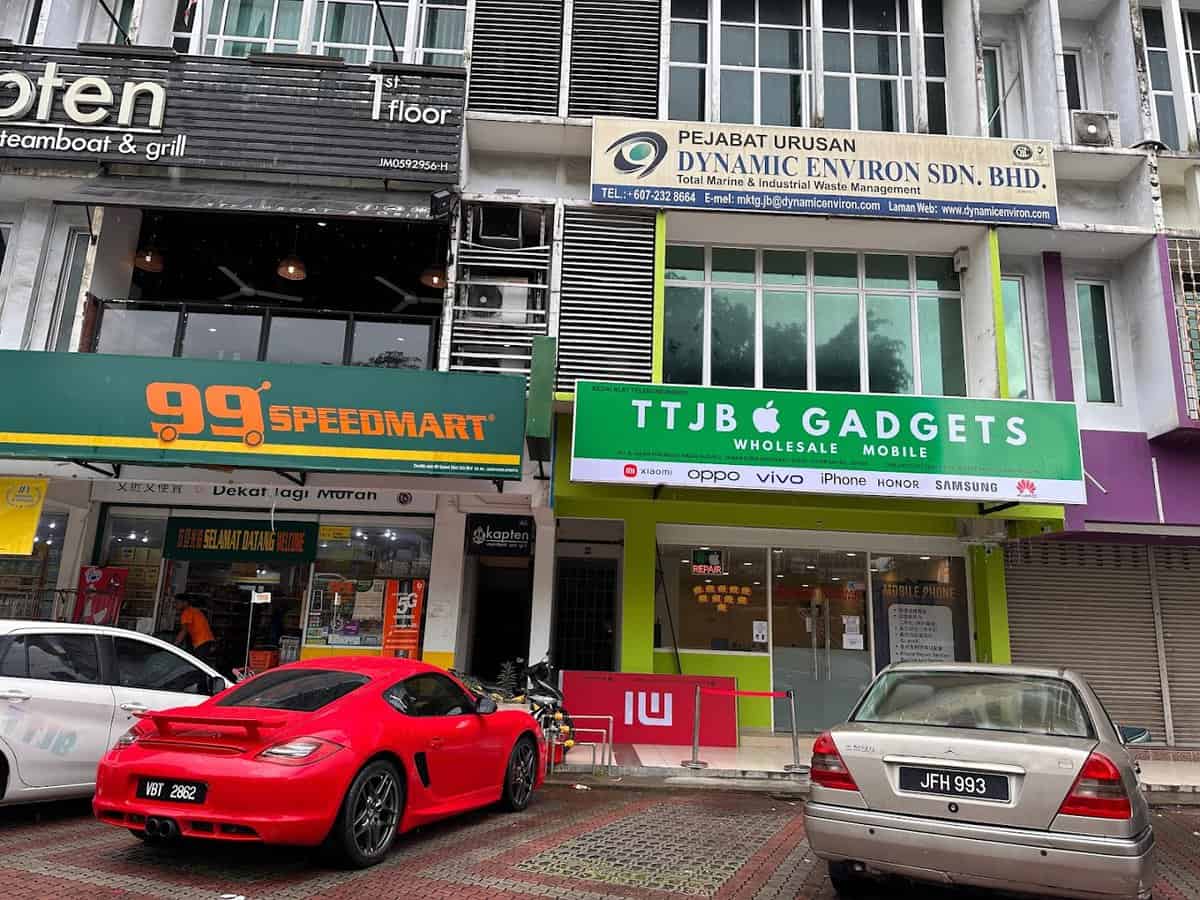 TTJB Gadgets ( Mobile IPhone Repair Specialist ) Pakar Phone Kedai Handphone Johor
