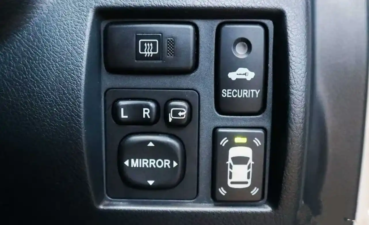 Fungsi Tombol Security pada Mobil Rush
