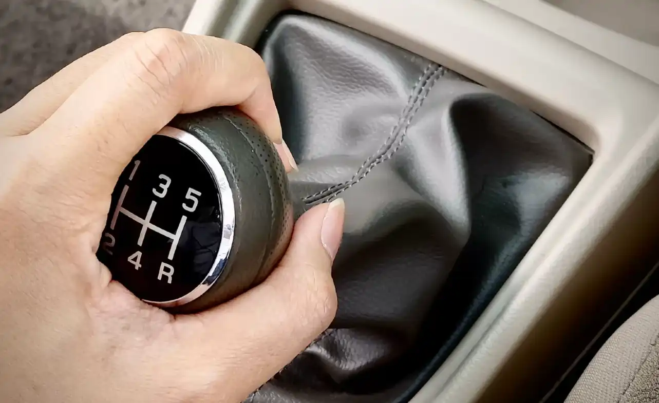 Kelebihan Mobil Manual