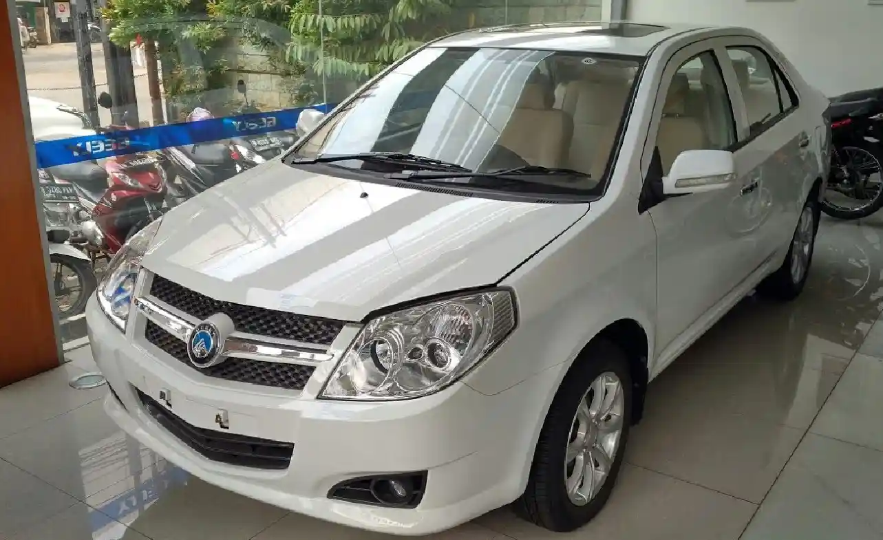 Kelebihan dan Kekurangan Mobil Geely MK 2011