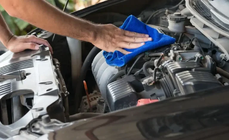 Cara Membersihkan Mesin Mobil