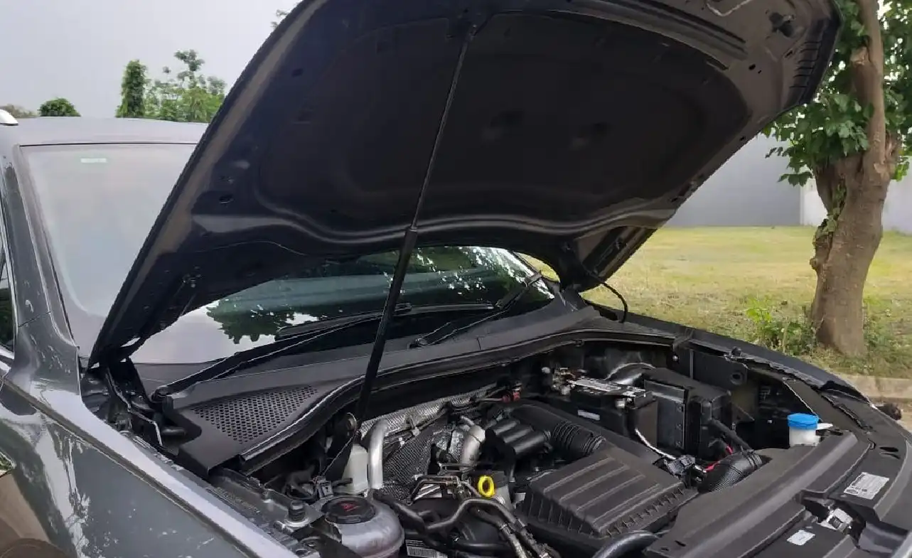Cara Membuka Kap Mesin Mobil yang Terkunci