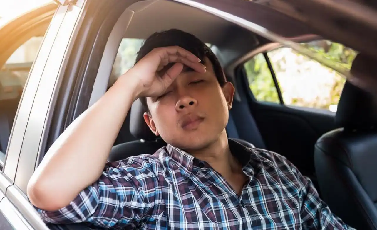 Tidur di Mobil Mesin Mati