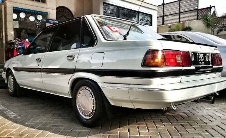 Kelebihan dan Kekurangan Toyota Corona EX Saloon 86